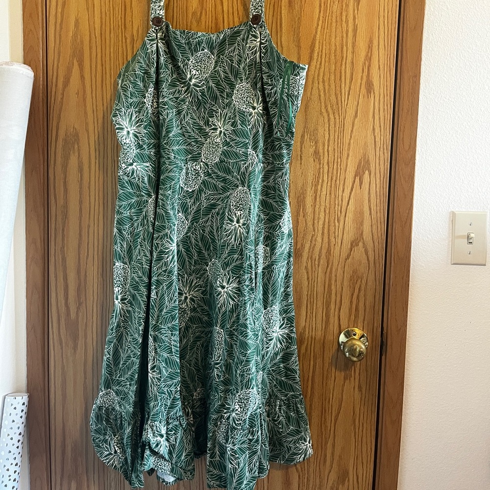 Collectif Green Leafy Summer Dress 2XL/18 US (4XL/22 UK) Button Straps EUC